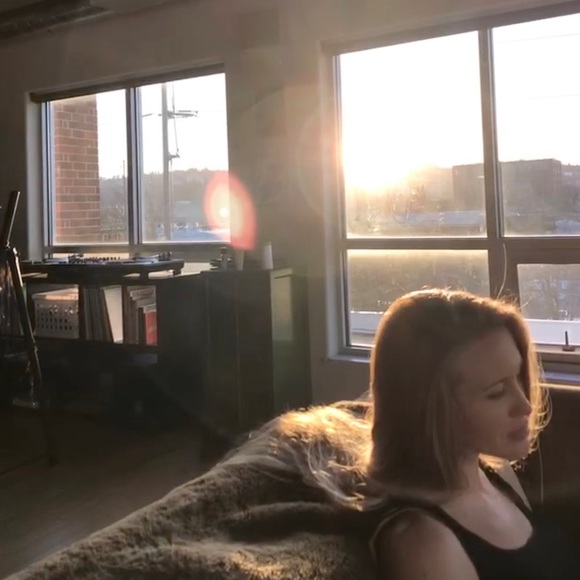 Meet your Posher, Alexandra - Picture 1 of 1